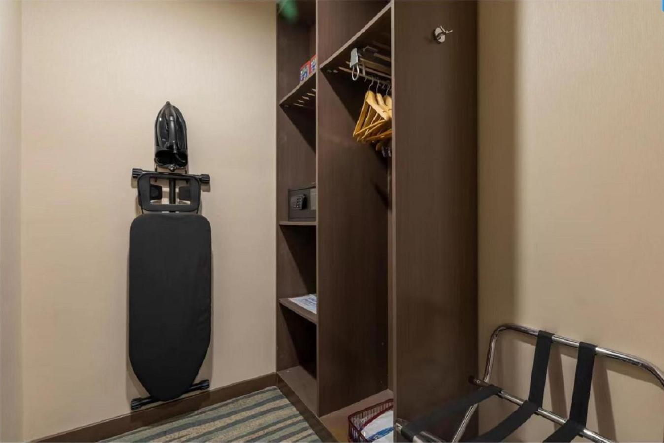 Holiday Inn Express Shenyang North Station By Ihg Ngoại thất bức ảnh