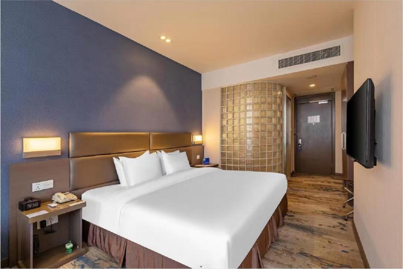 Holiday Inn Express Shenyang North Station By Ihg Ngoại thất bức ảnh