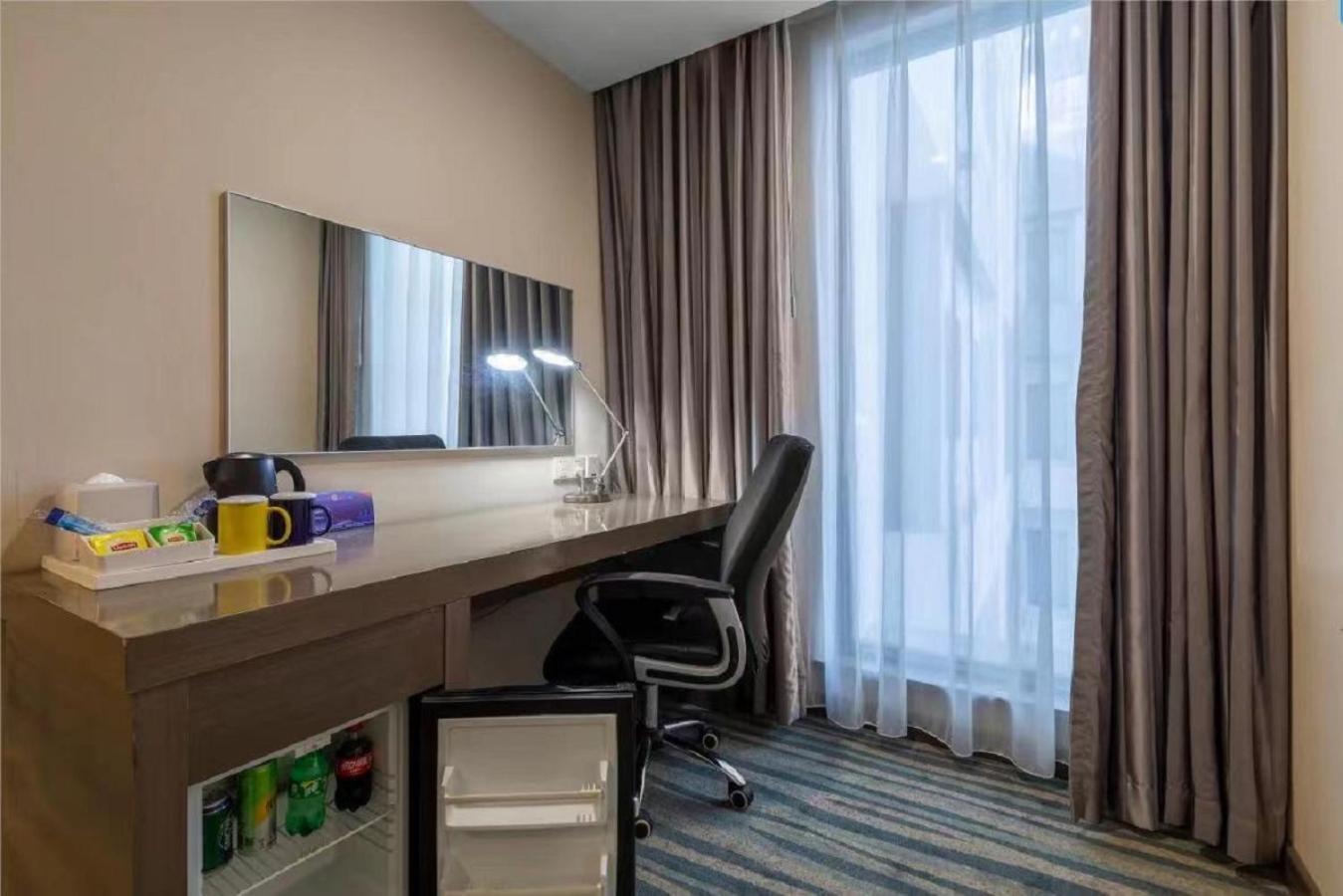 Holiday Inn Express Shenyang North Station By Ihg Ngoại thất bức ảnh