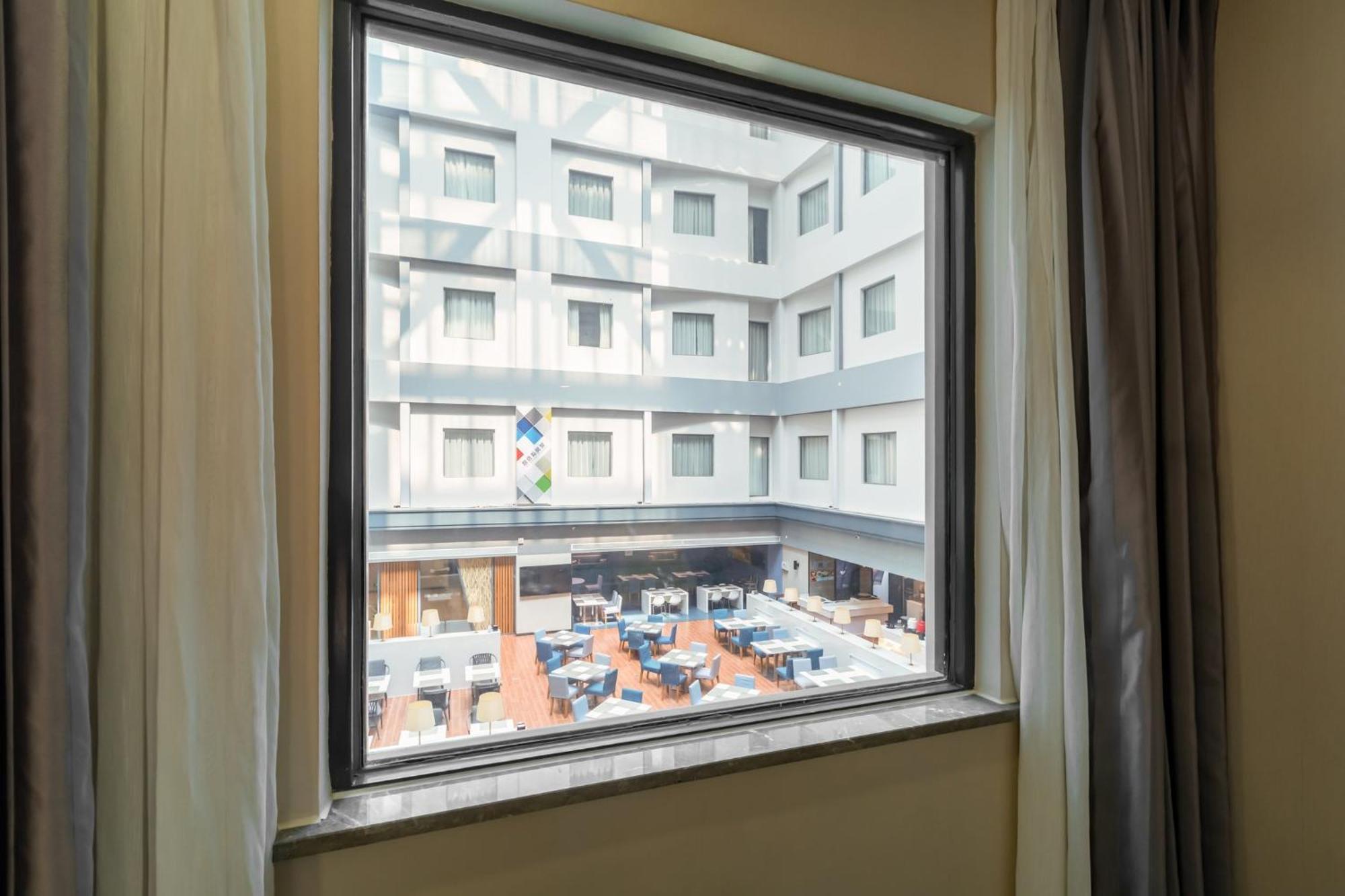 Holiday Inn Express Shenyang North Station By Ihg Ngoại thất bức ảnh